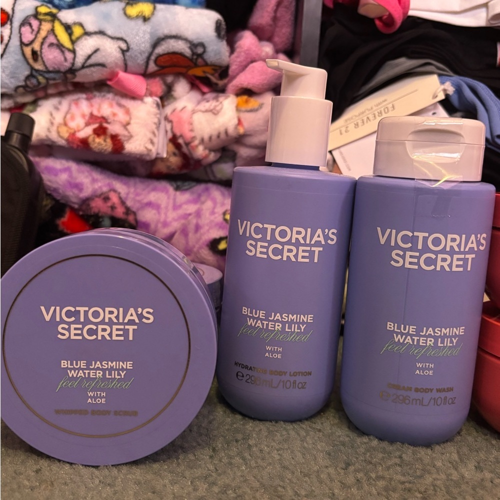 Victoria's Secret Blue Jasmine Water Lily Hydration Set